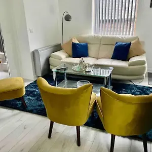 https://pudding-chare-by-gibson-rentals-near-train-station.hotels-newcastle-upon-tyne.com